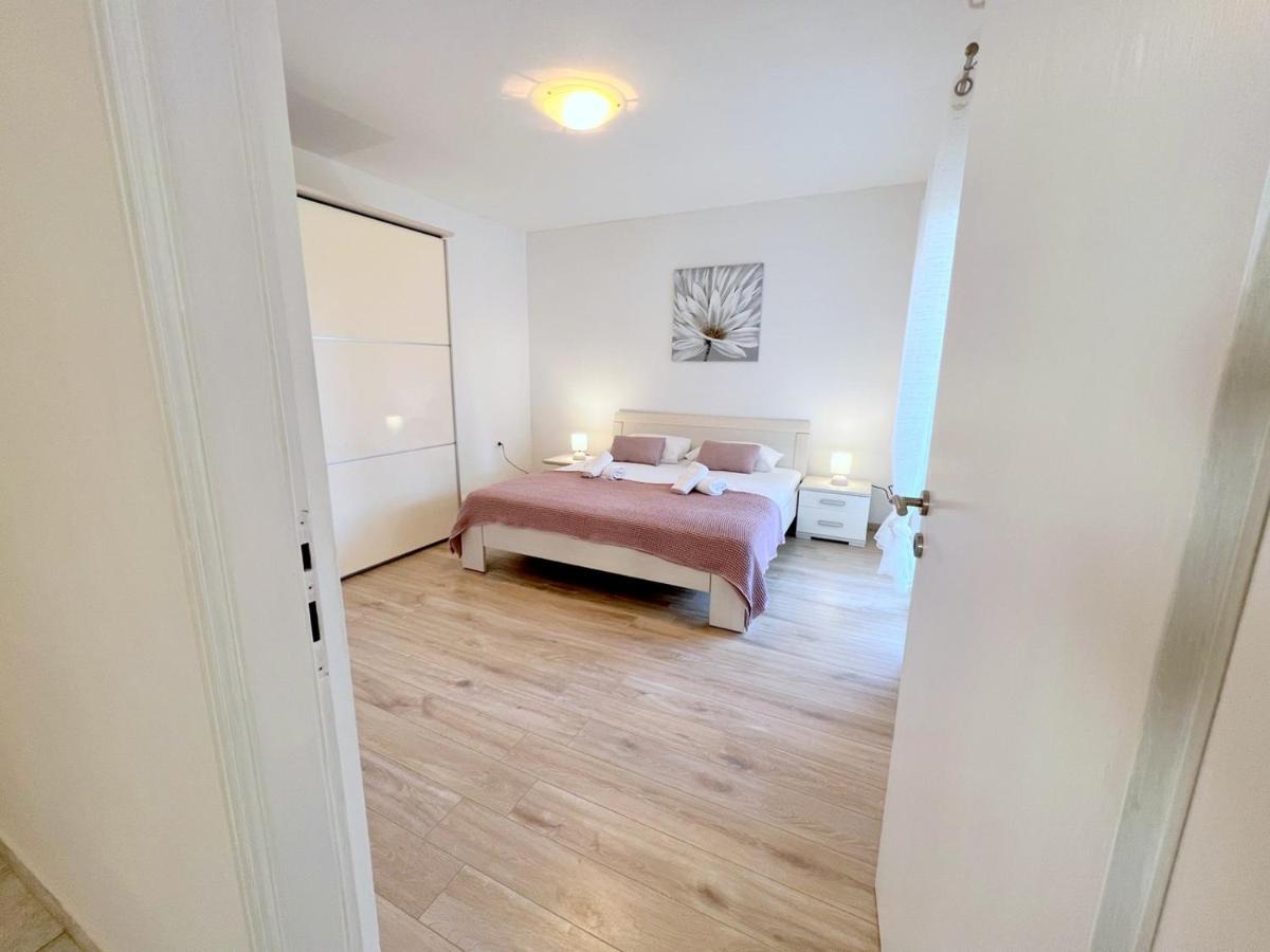 Palit Hills Superior Apartments Екстер'єр фото